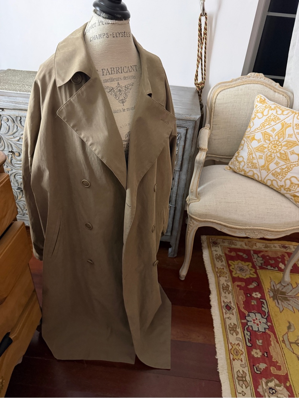 London Fog Tan Trench Coat - Double-Breasted Men’s Size 44 R